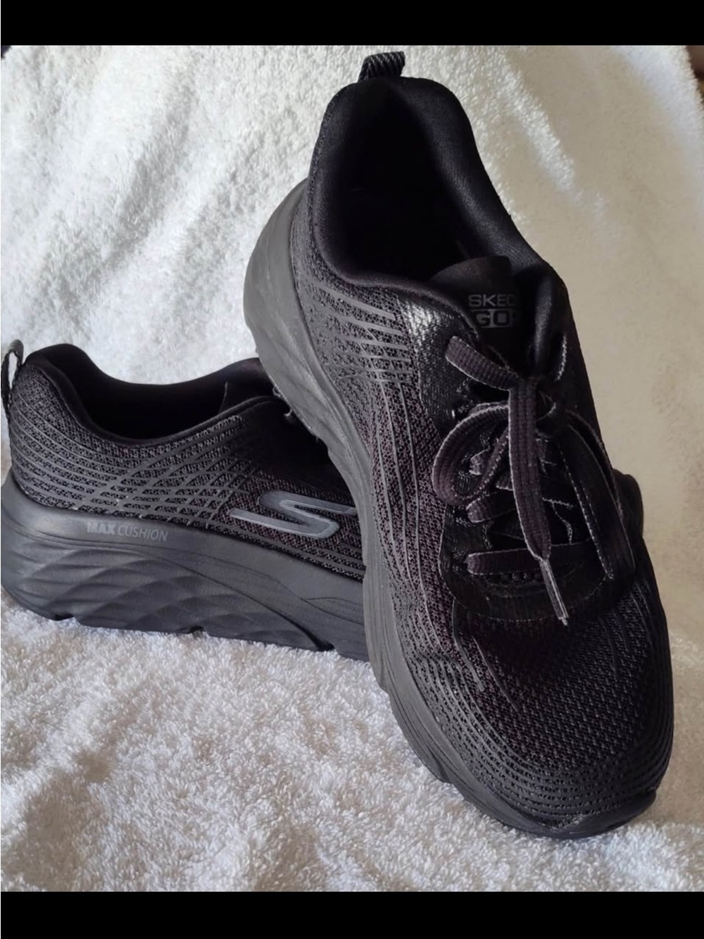 Skechers Women's All-Black Athletic Walking Sneakers goga mat sz 7.5